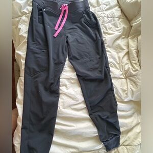 FIGS CHARCOAL SCRUB SET